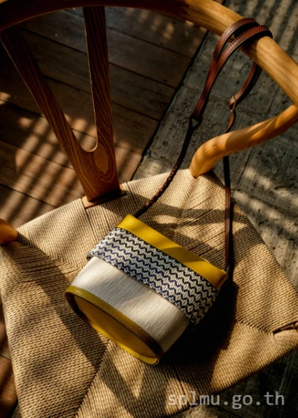 catalogs_file_915_10_9_953984.webp